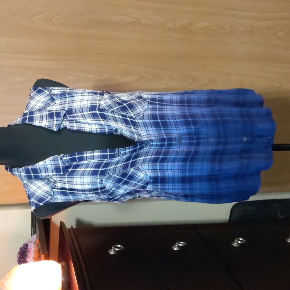 Ombre Sleeveless Flannel Top